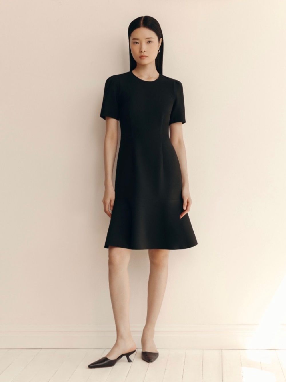 Lafayette 148 New York WOOL-SILK CREPE SHORT SLEEVE DRESS,Size 10 - Picture 2 of 16